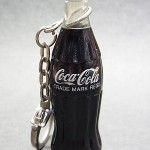 コカ・コーラのミニボトル型キーチェーン