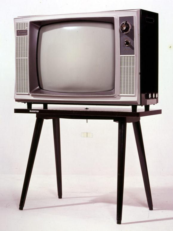 白黒テレビを見て育ったあの頃 | 昭和ノスタルジー